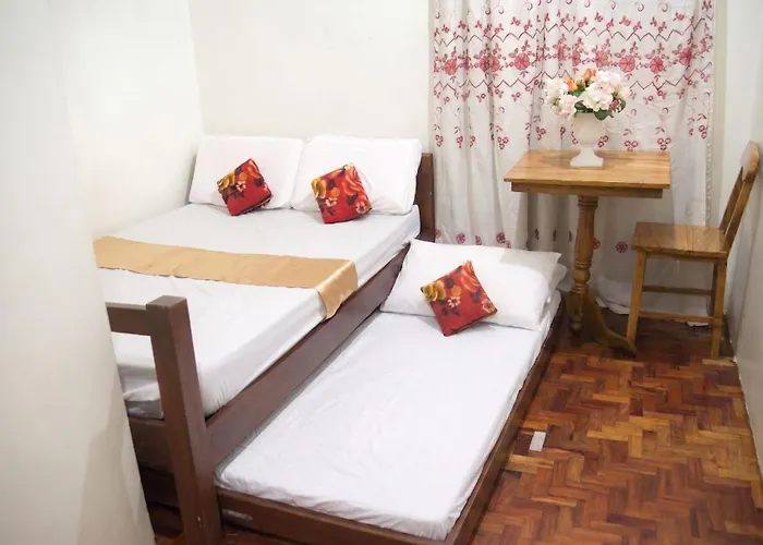 498 By Reddoorz Near Boni Avenue Hotel Manila