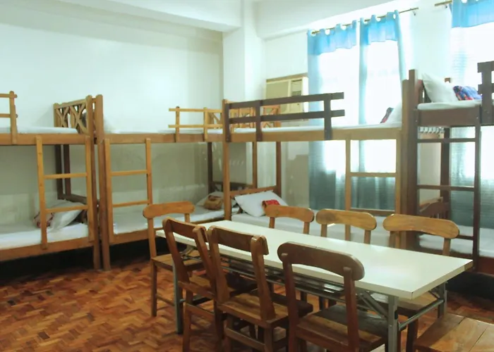 498 By Reddoorz Near Boni Avenue Hotel Manila