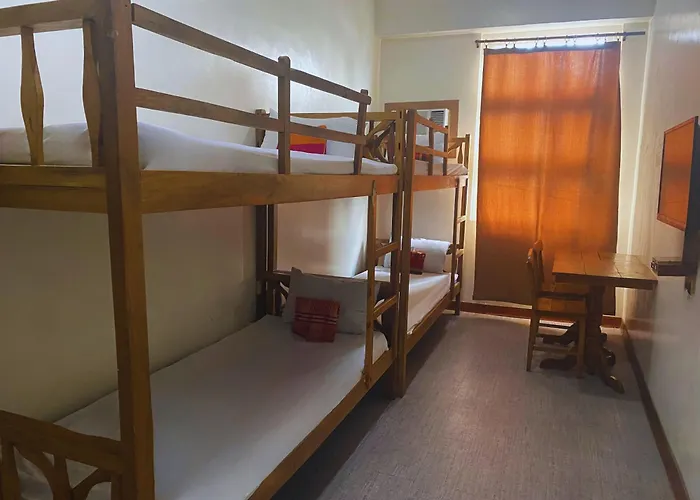 Hotel 498 By Reddoorz Near Boni Avenue