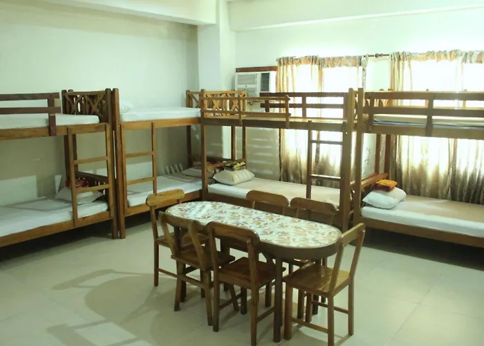 Hotel 498 By Reddoorz Near Boni Avenue *